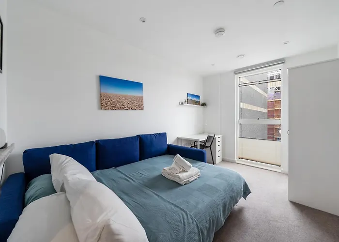 Impeccable Modern 2Br Apartment Peachy Stays
